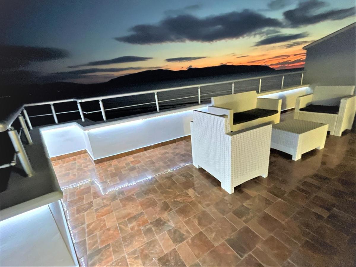 Sky & Sea Viewing Apartment Vlore Exterior photo