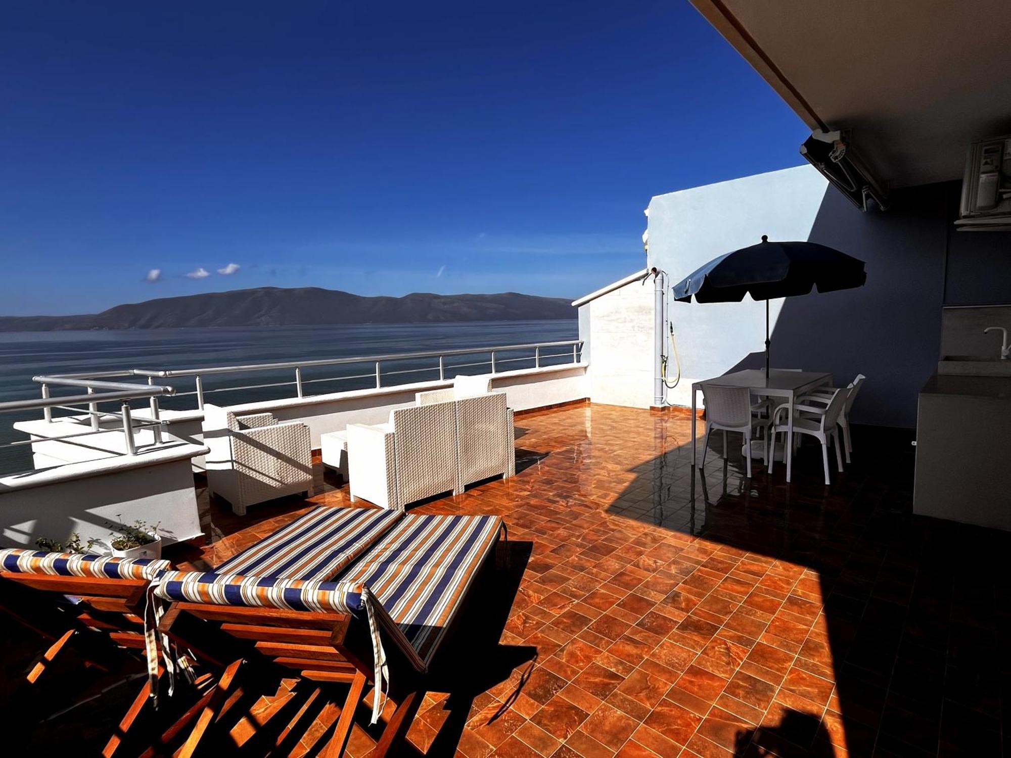 Sky & Sea Viewing Apartment Vlore Exterior photo