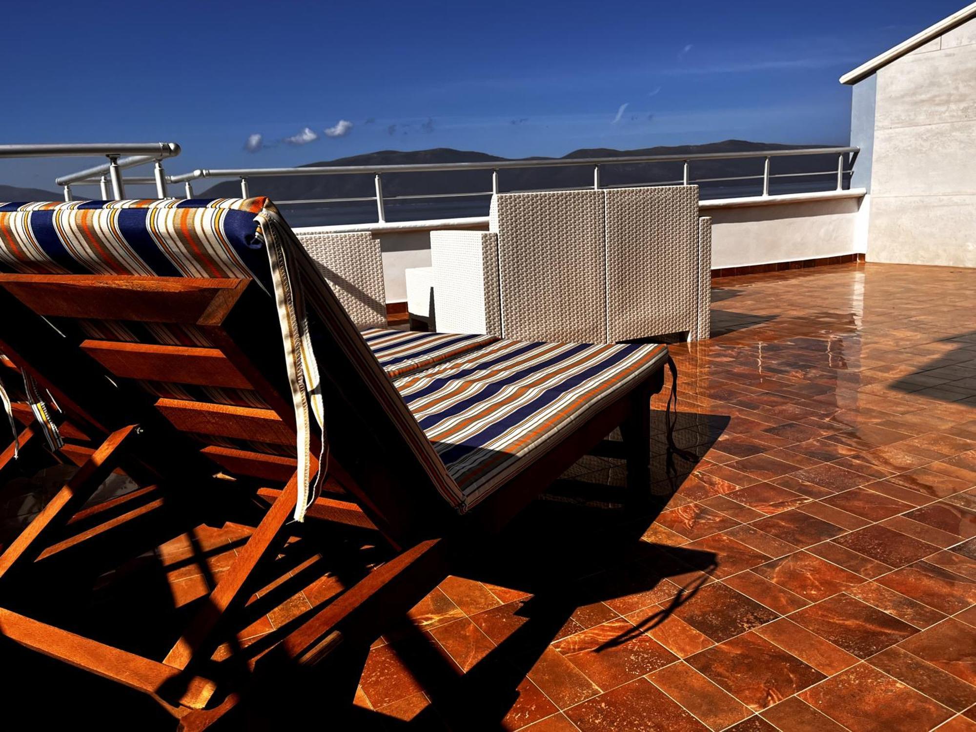 Sky & Sea Viewing Apartment Vlore Exterior photo