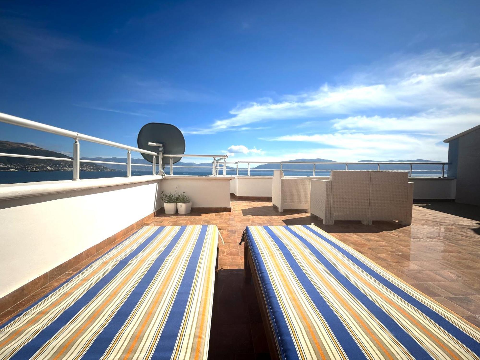 Sky & Sea Viewing Apartment Vlore Exterior photo